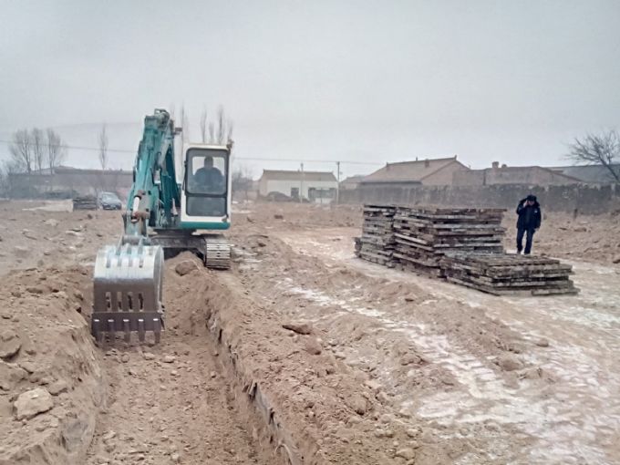 甜罗项目部建设平场地及建设过程